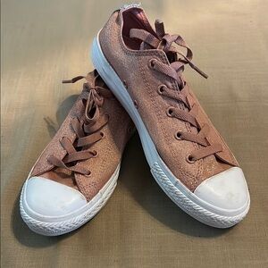 NWOT Youth Converse Pink Low-Top Sneakers Classic Design